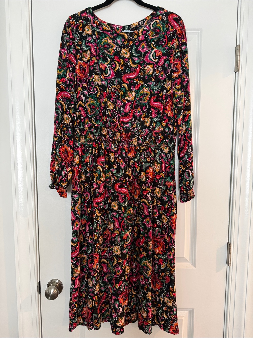 croft & barrow Black Paisley Long Sleeve Midi Dress with Multicolor Print
